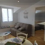 Aux Portes De Apartment