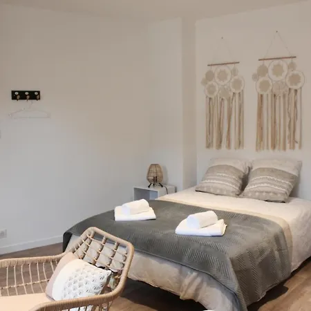 Aux Portes De Apartment *