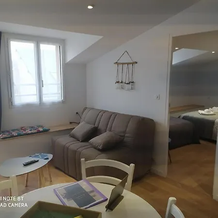 Aux Portes De Apartment