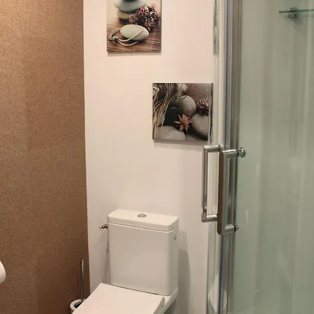 Aux Portes De *